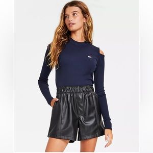 Women’s Cold-Shoulder Long-Sleeve T-Shirt